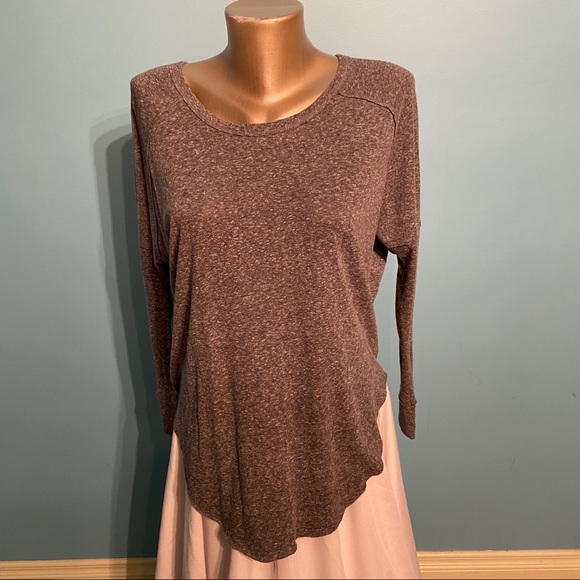 Aritzia Tops - TNA long sleeved top
